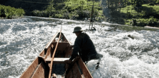 Bình luận cảnh vượt thác trong “Người lái đò Sông Đà”